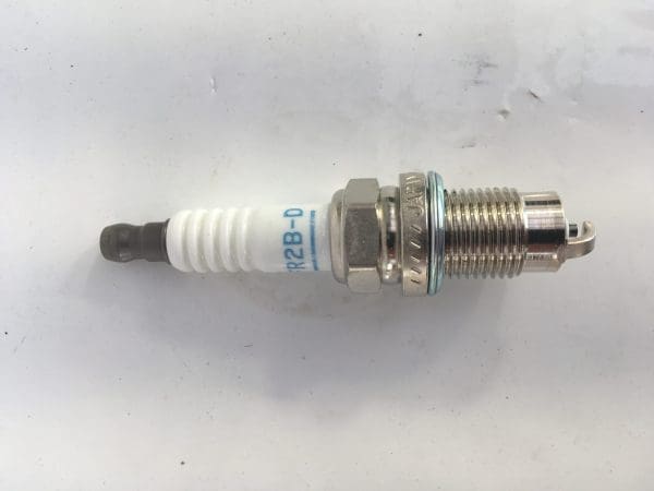 8780769 spark plug